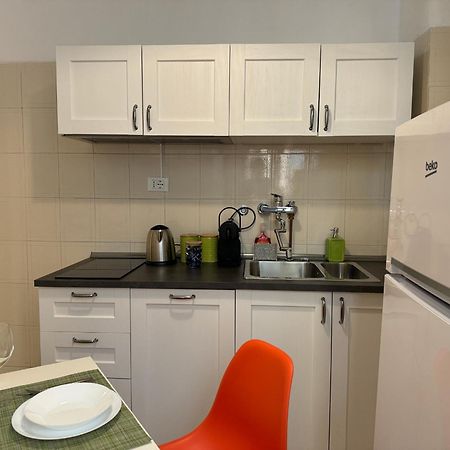 The Best Rent - Spacious One-Bedroom Apartment Near Colosseum روما المظهر الخارجي الصورة